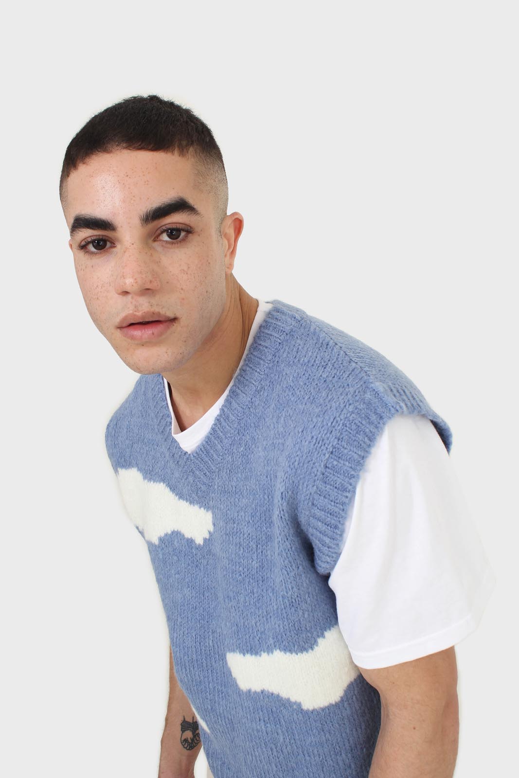 Blue and white intarsia cloud wool blend vest