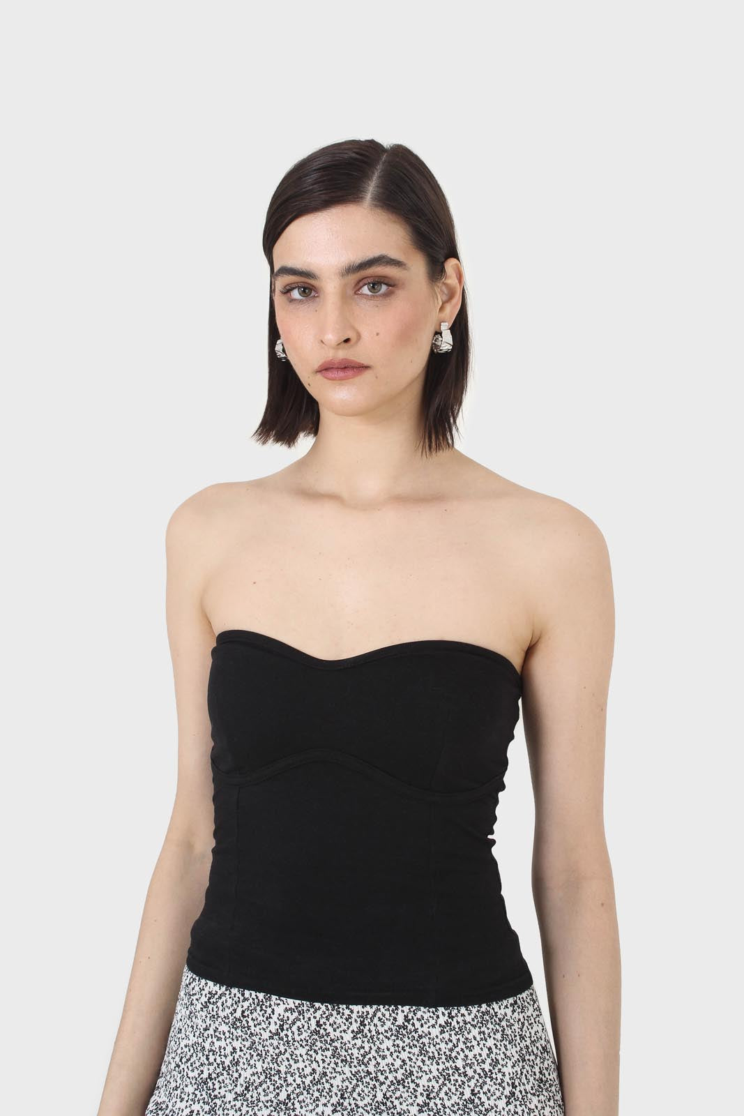 Black bandeau strapless top