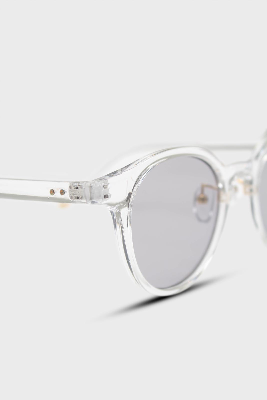 Clear and silver classic round sunglasses