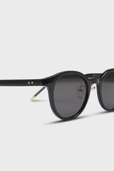 Black classic round sunglasses