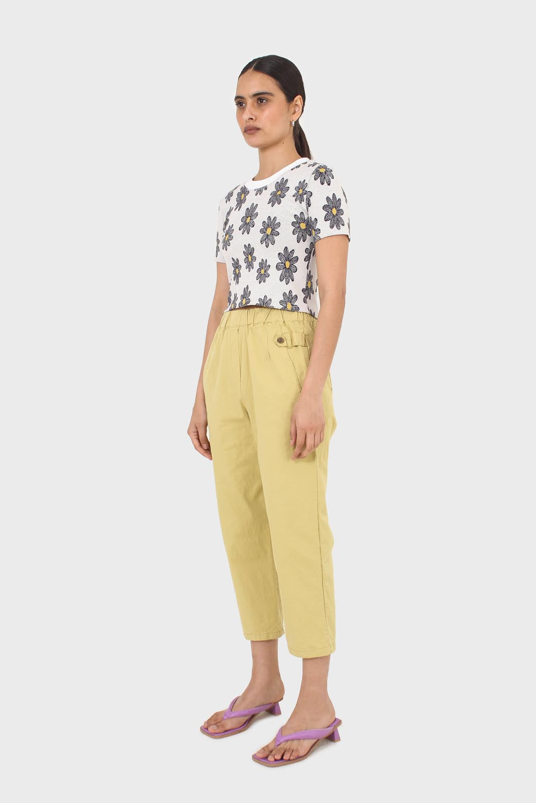 Ivory large daisy print  cropped tee