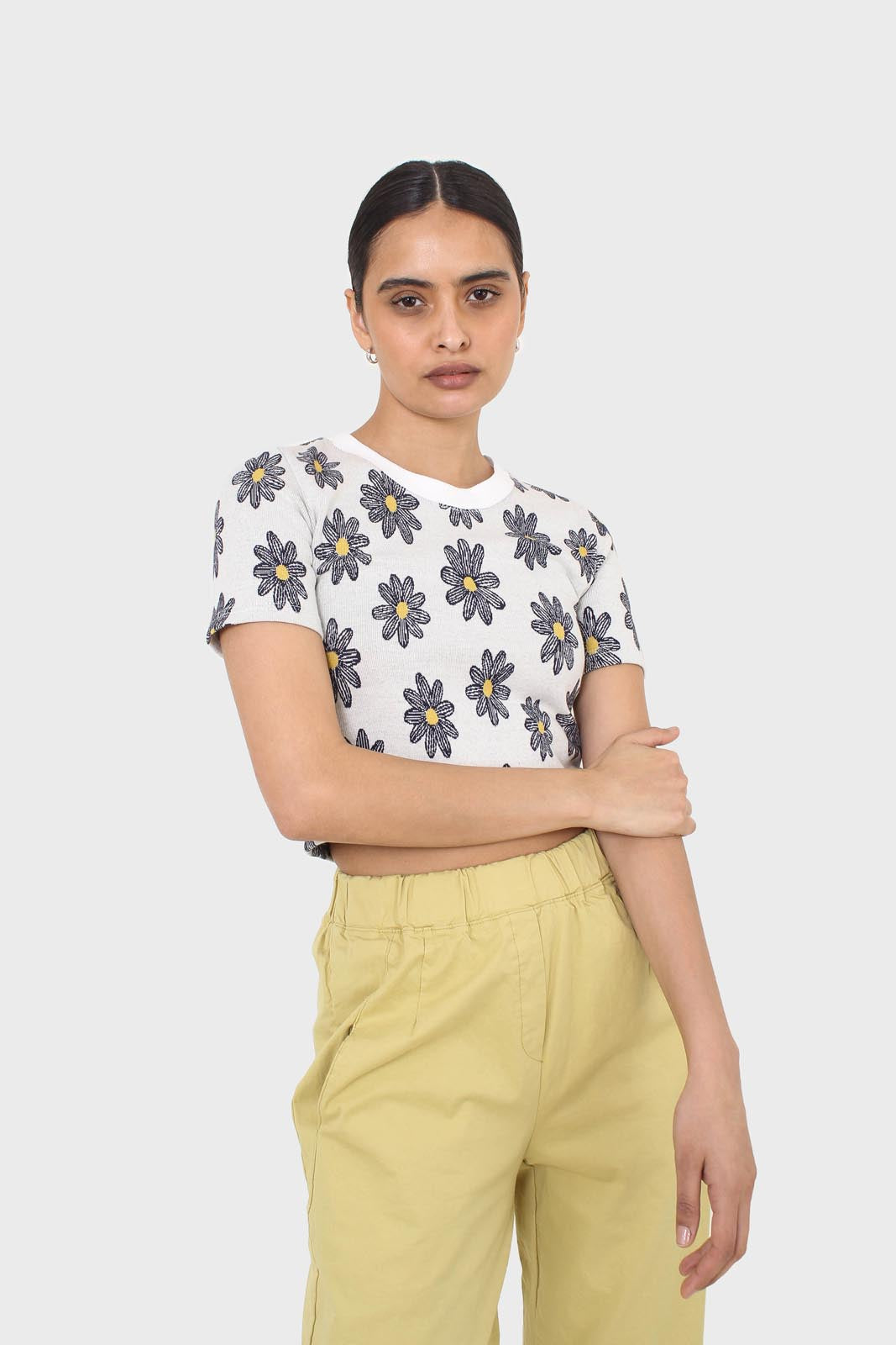 Ivory large daisy print  cropped tee