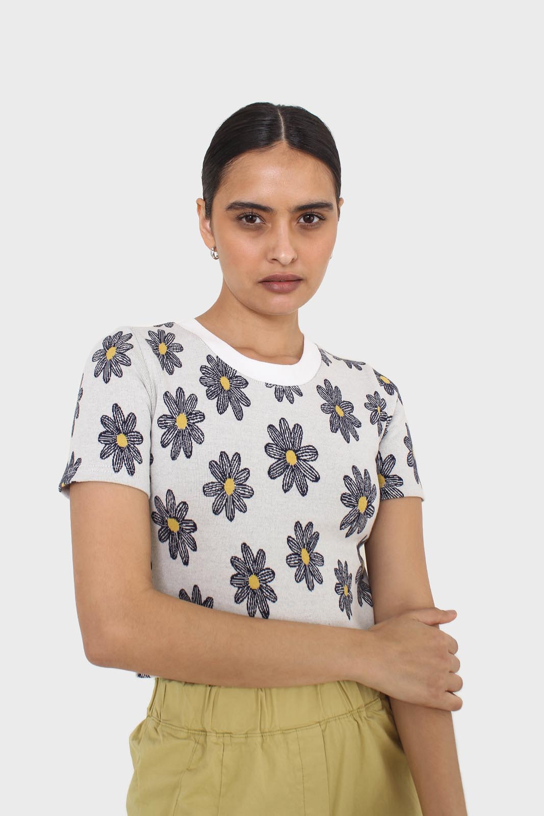 Ivory large daisy print  cropped tee