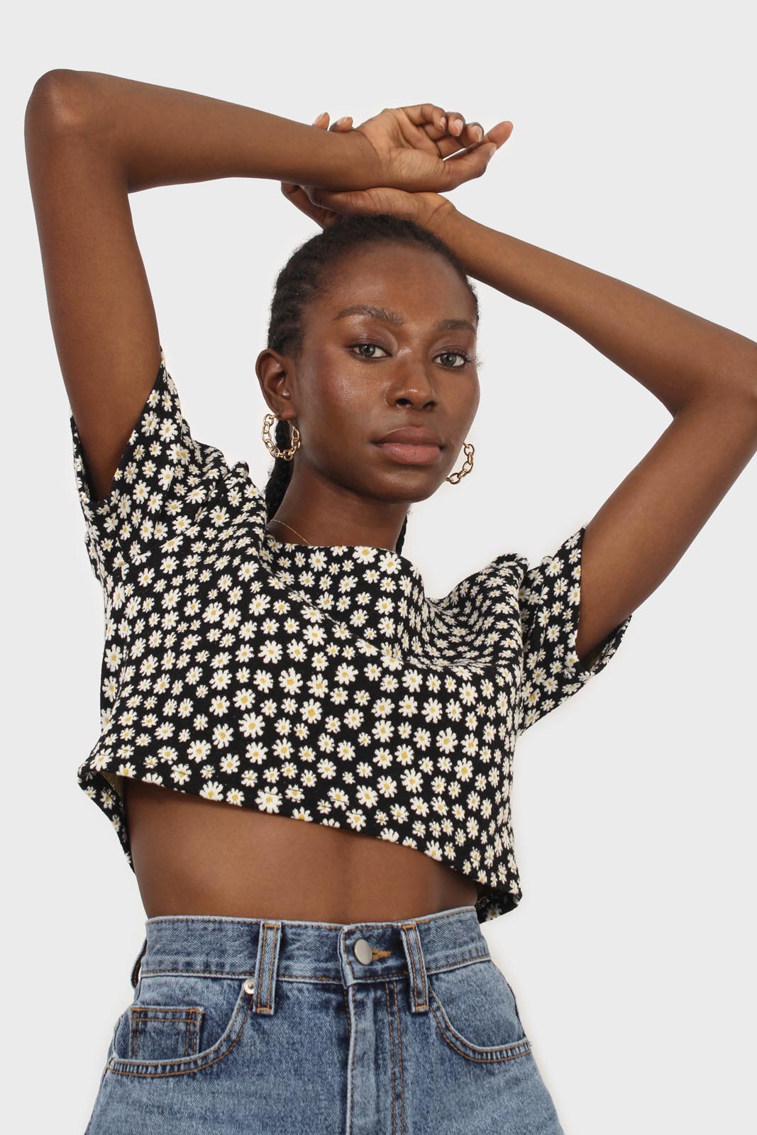 Black daisies square neckline puff sleeve cropped top