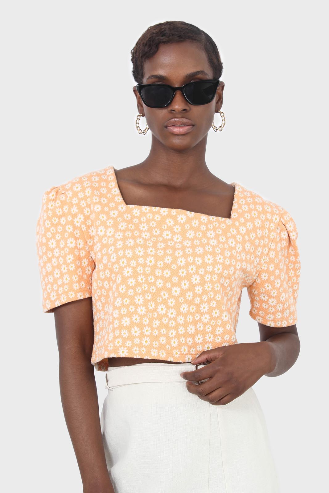 Orange daisies square neckline puff sleeve cropped top