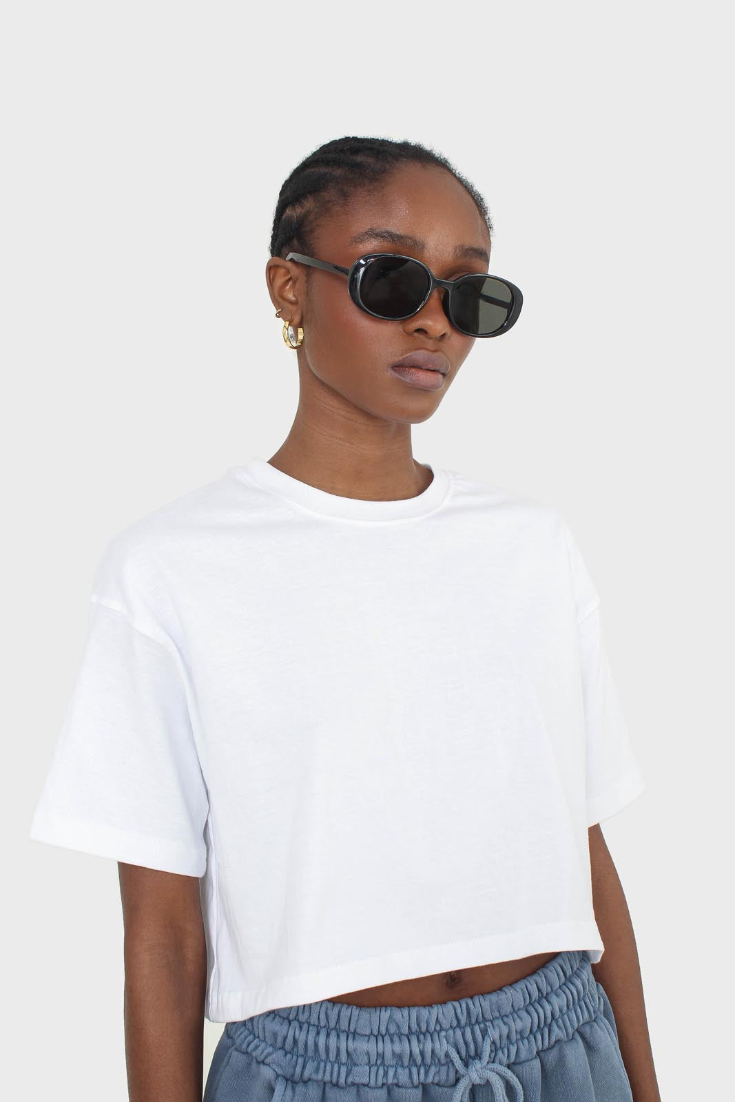 White perfect cropped short sleeve tee