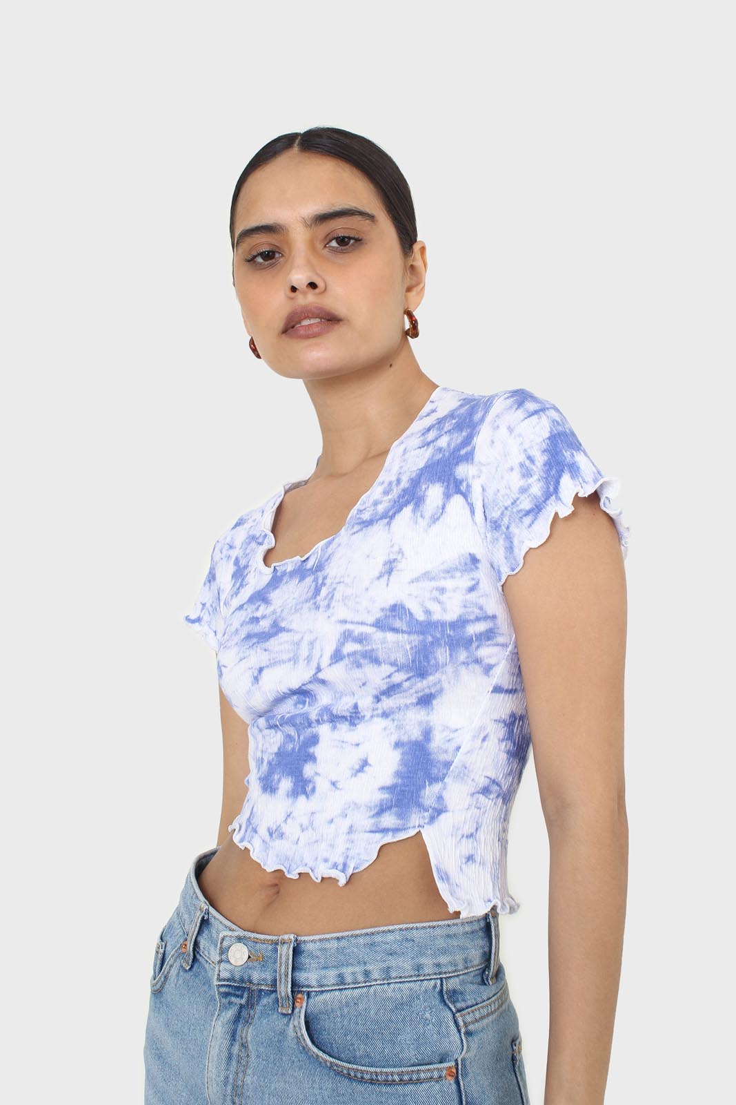 Blue and white tie dye lettuce hem short sleeved top