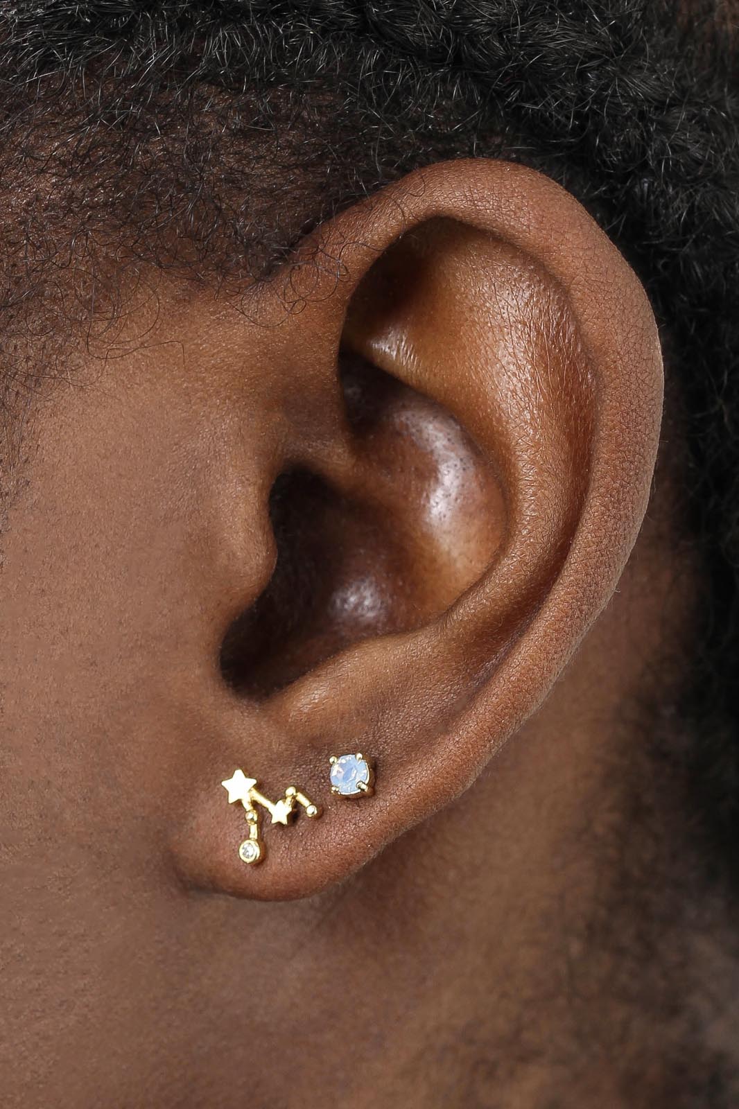 Gold birthstone zodiac earrings / Mar - Aquamarine light blue