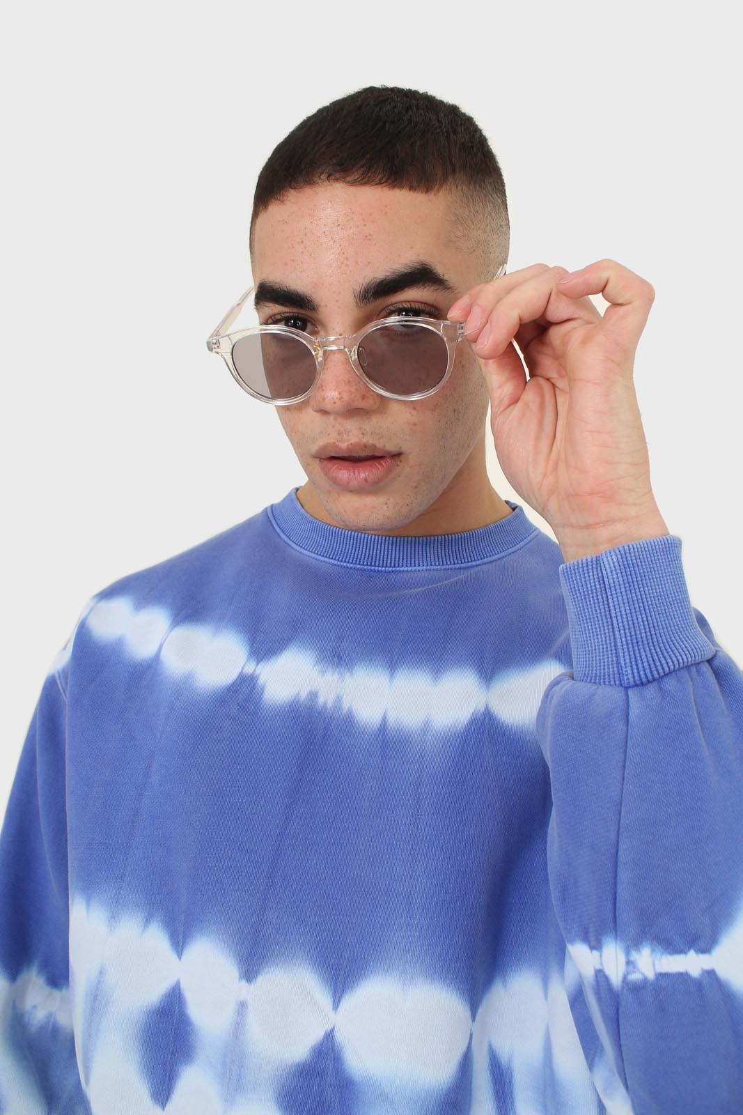 Clear and silver classic round sunglasses