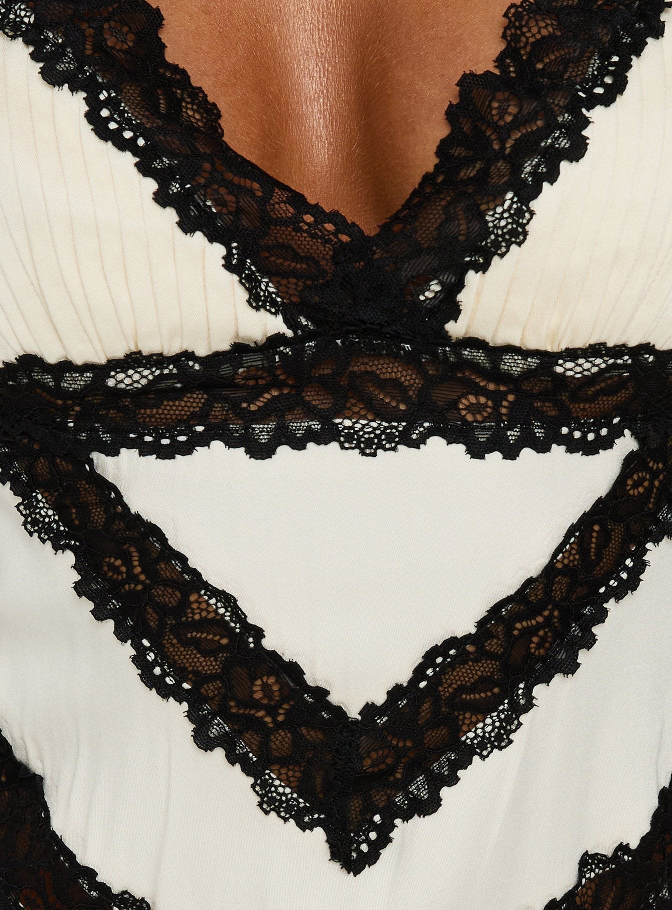 Orithia Lace Trim Playsuit Cream / Black