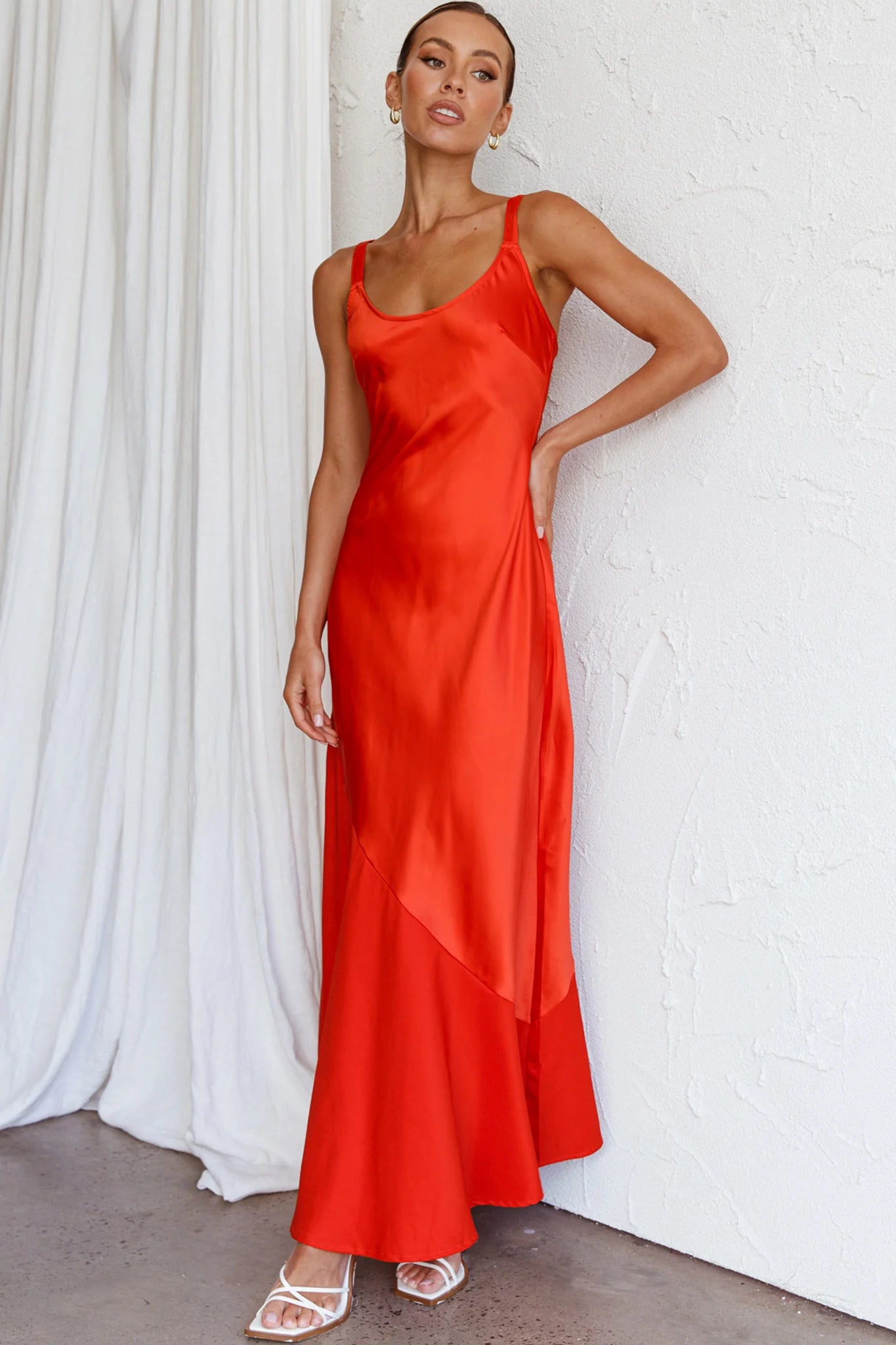 Front Row Scoop Neck Midi Dress Tangerine