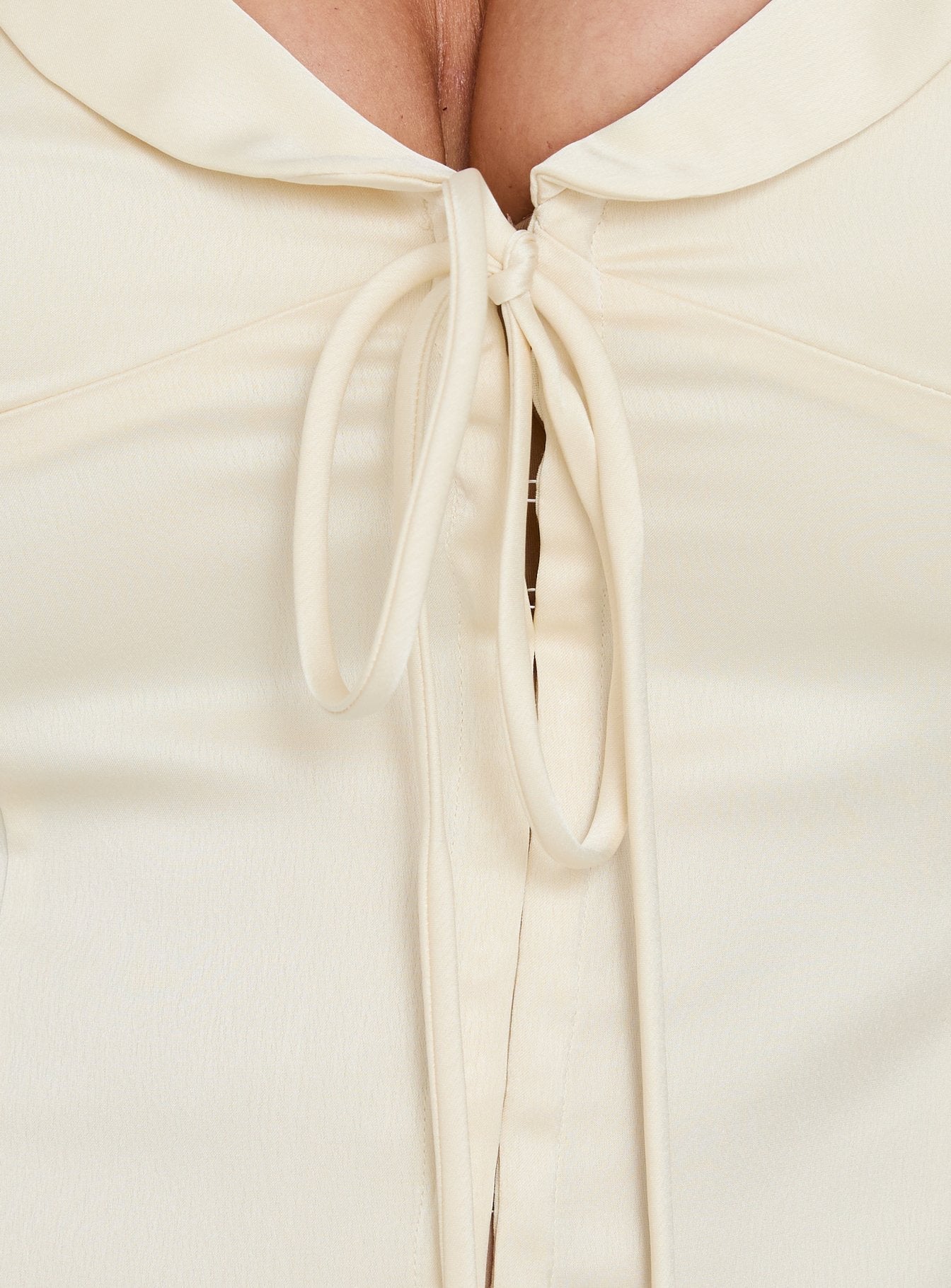 Aubrette Satin Collar Top Cream Curve