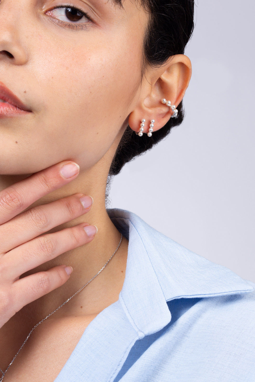 Silver small pearl D earrings