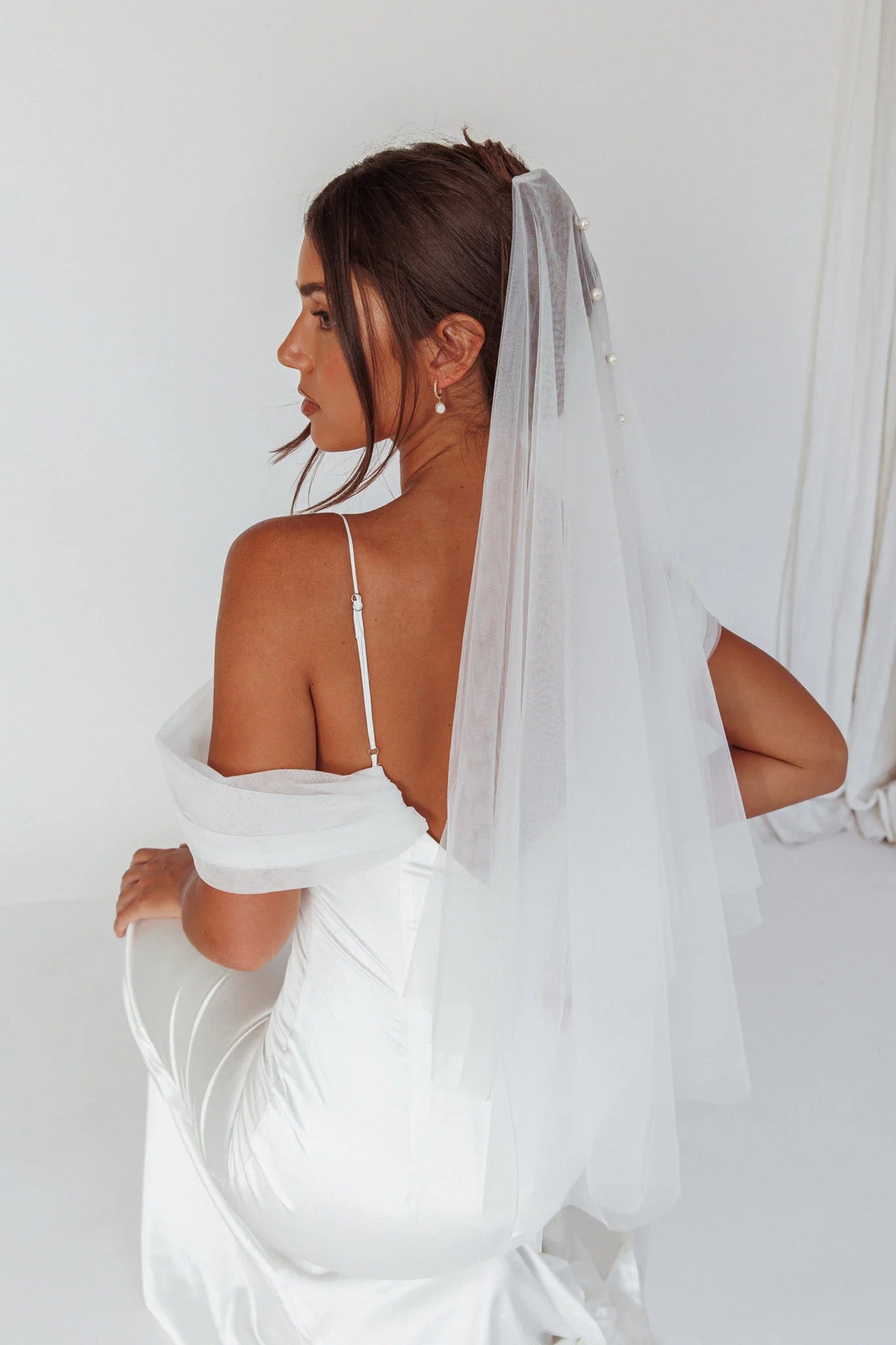 Marina Pearl Accent Veil White