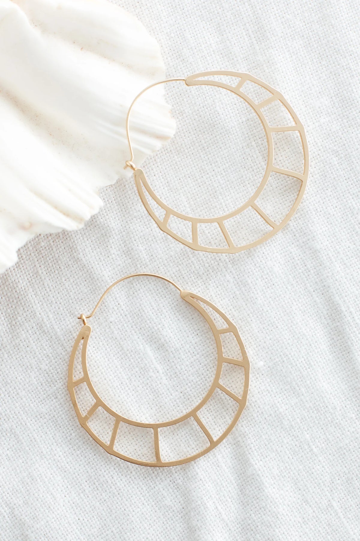 Dinah Hoop Earrings Gold