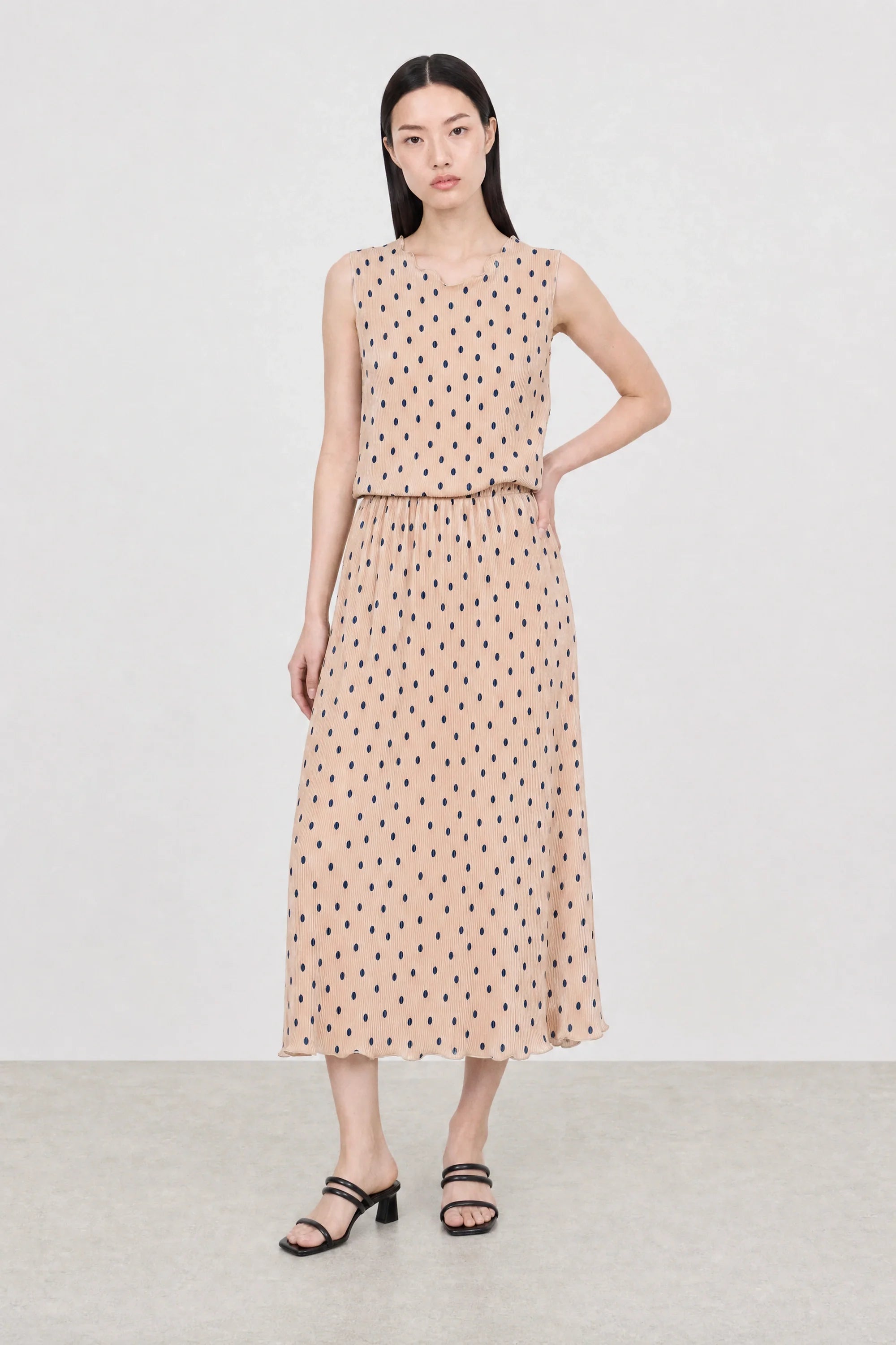 Beige and black polka dot ribbed tank