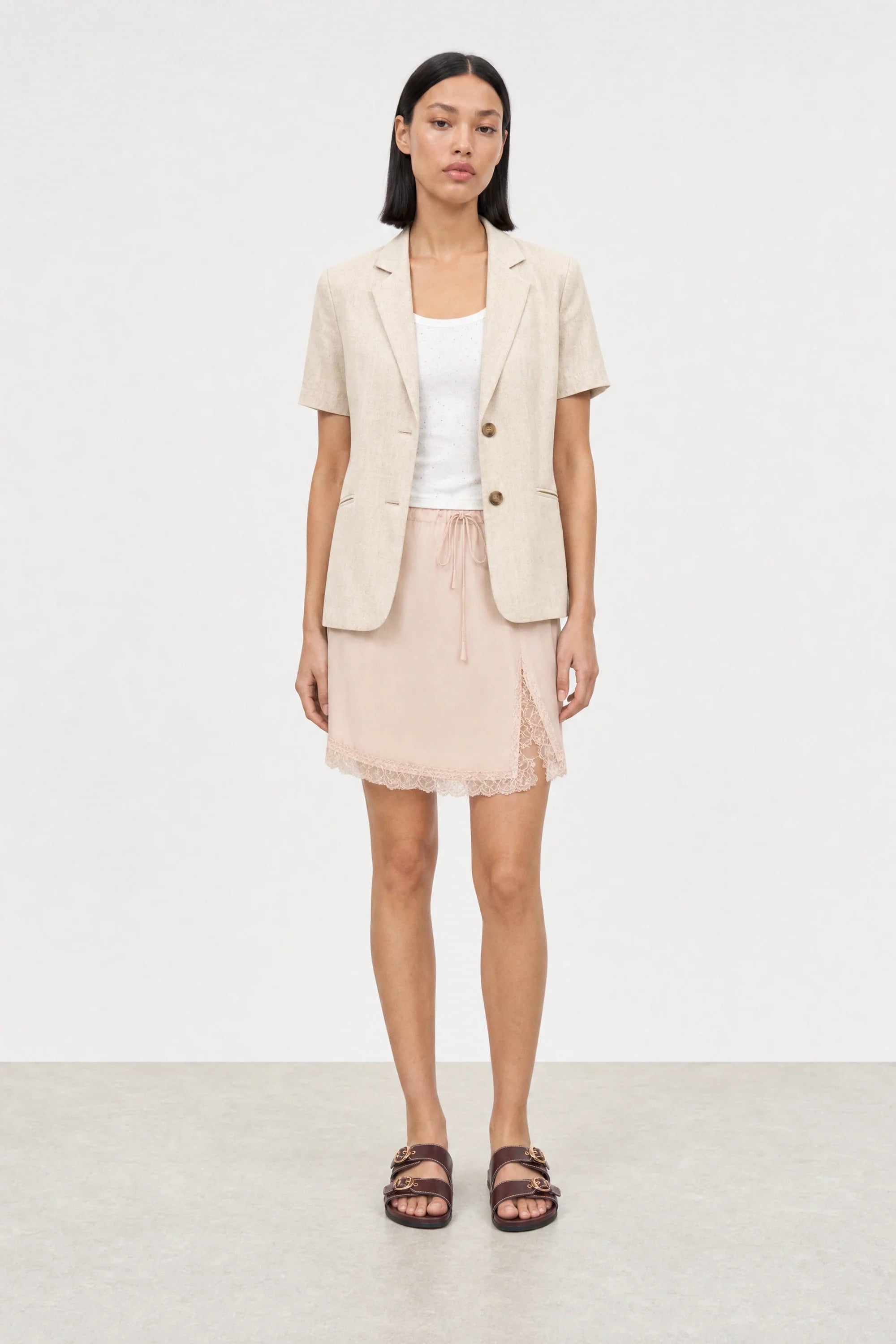 Beige short sleeved boxy blazer