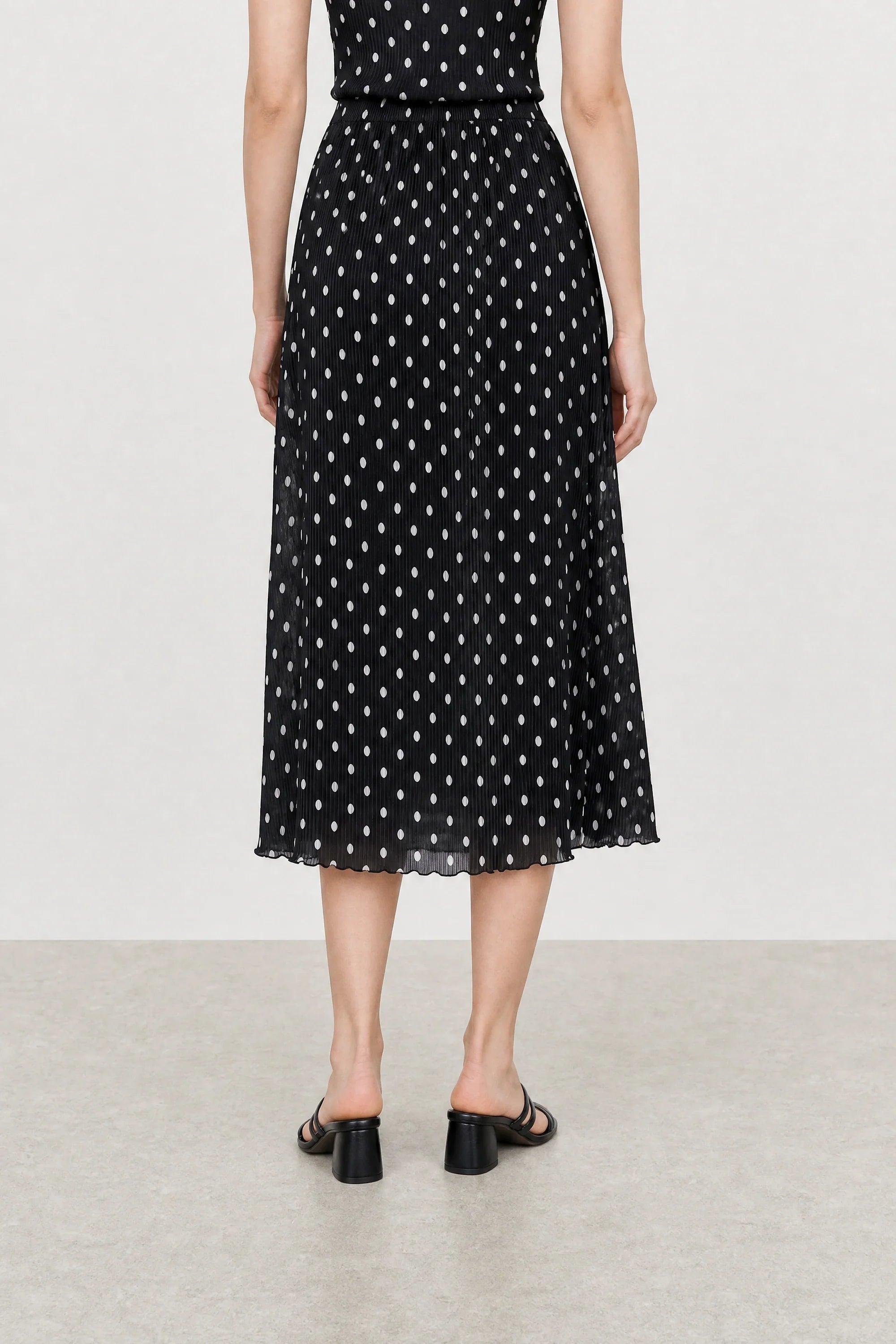 Black and white polka dot ribbed skirt