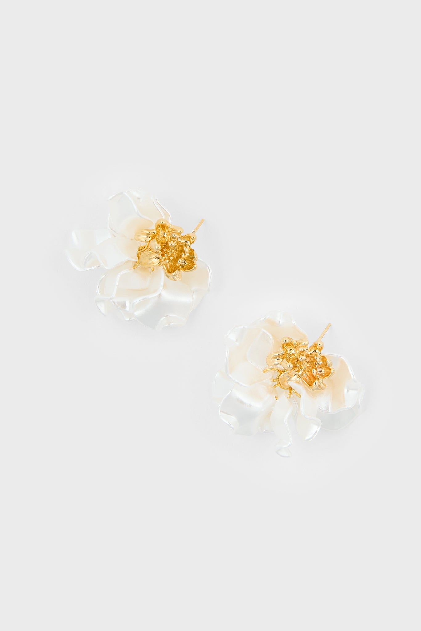 Crinkled pearl organic flower gold trimmed earrings