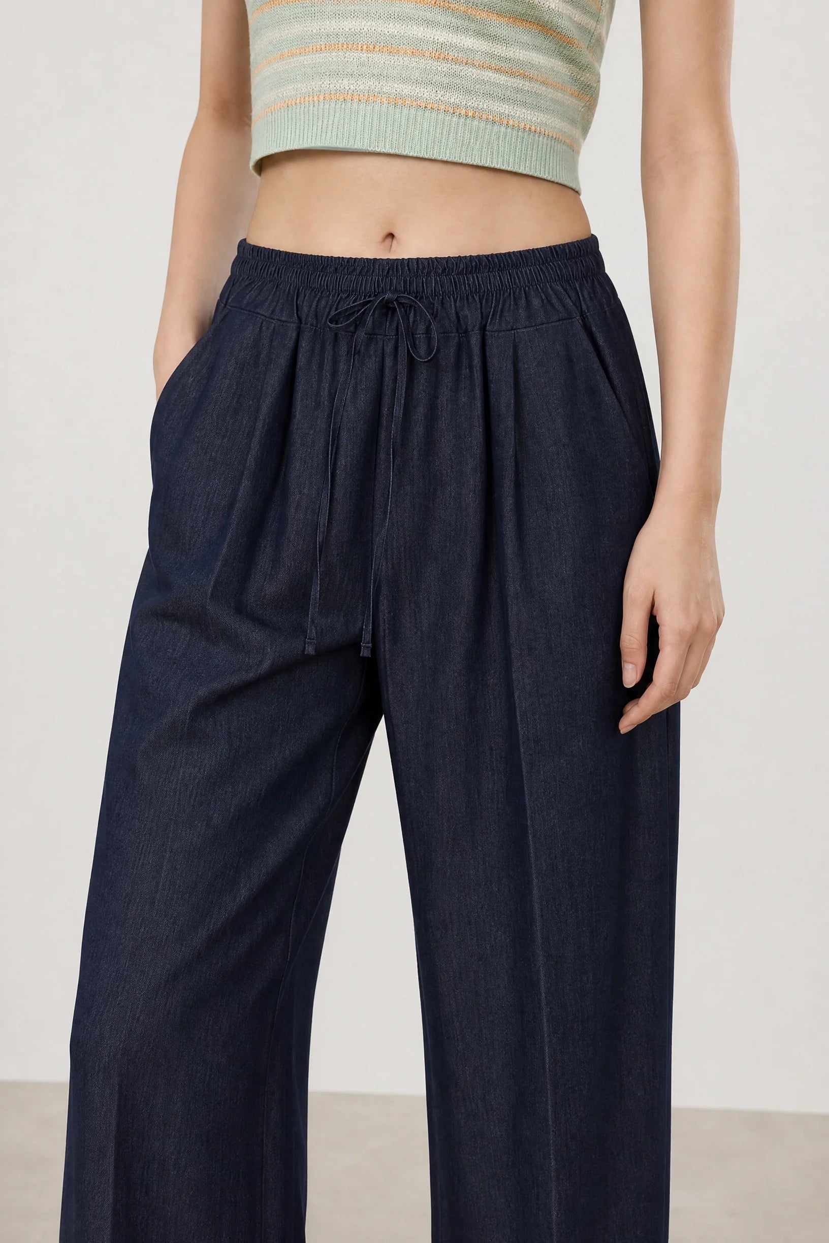Dark blue chambray pleated drawstring trousers