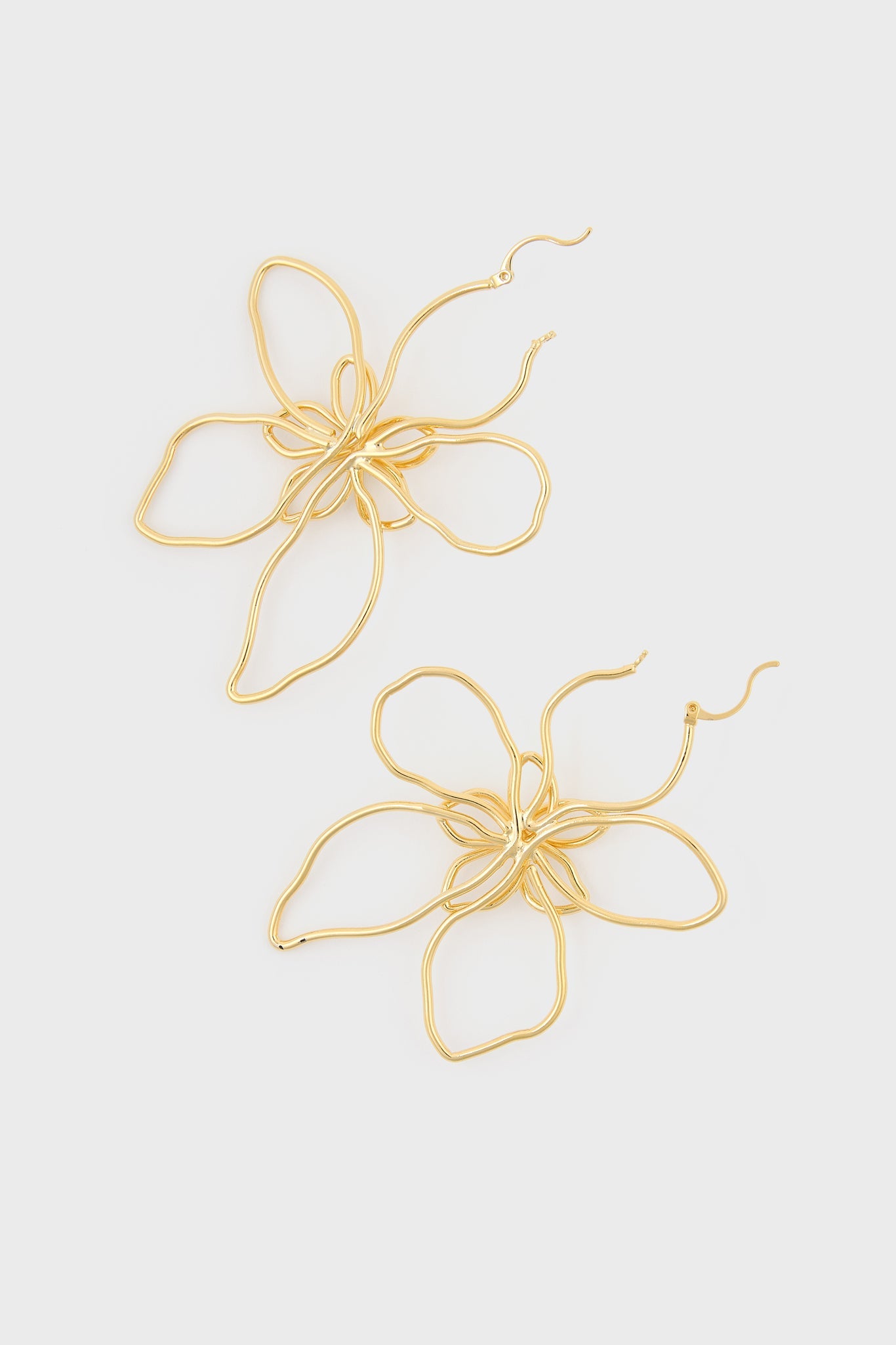 Gold wire flower hoop earrings