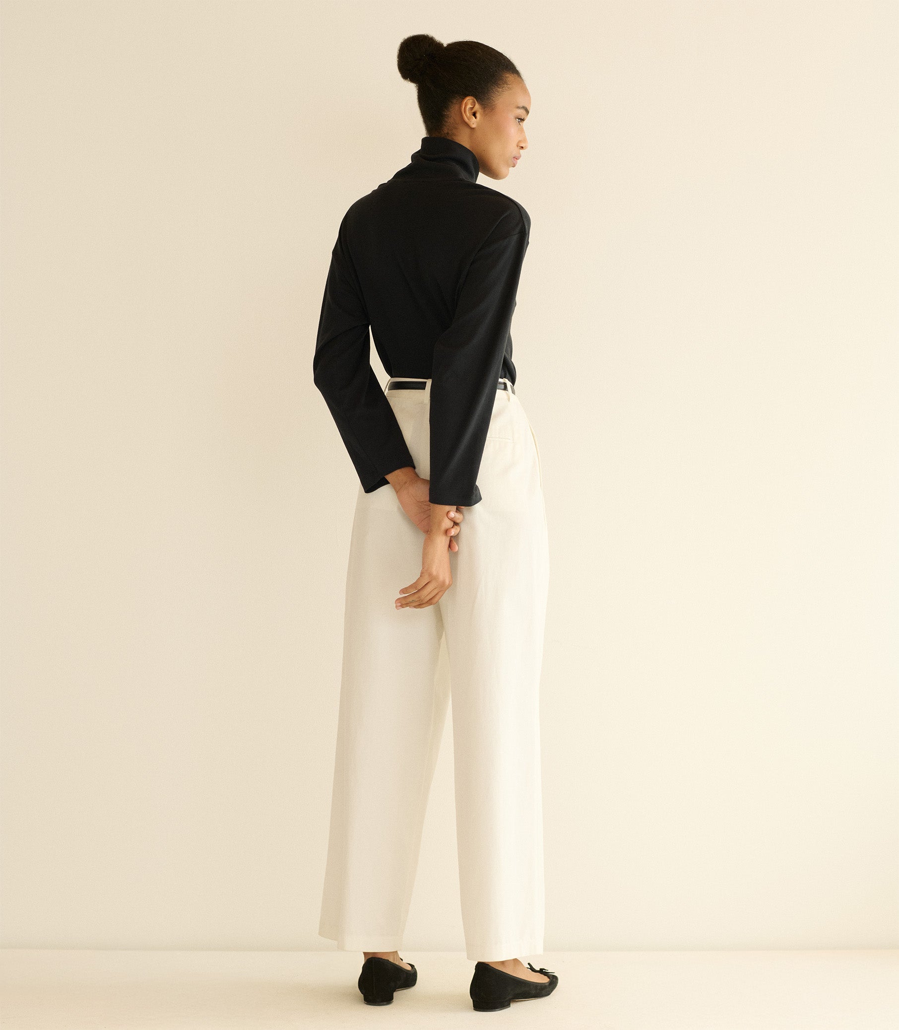 HAWTHORN TURTLENECK -- BLACK