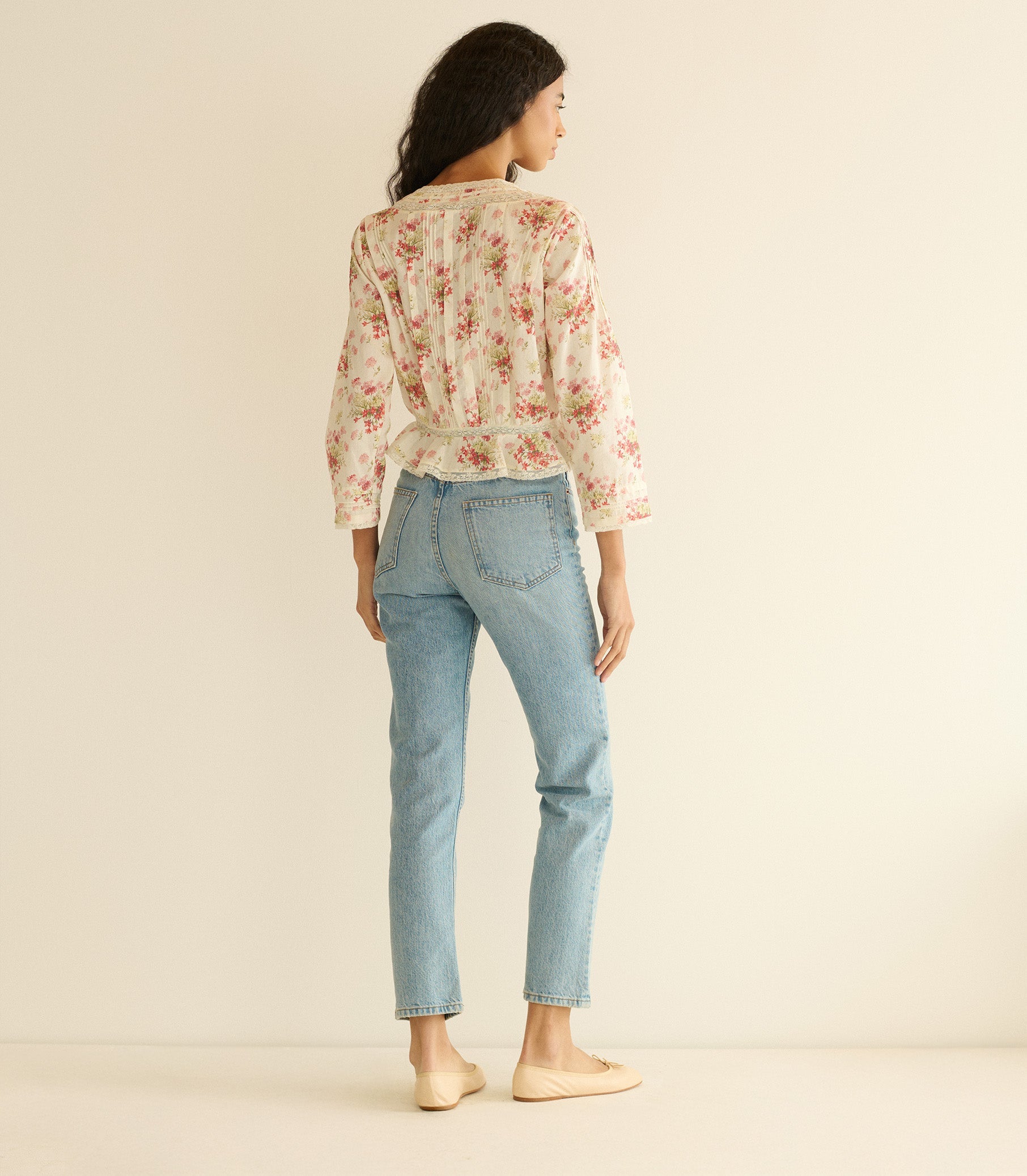HILLOCK TOP -- IVORY LANTANA FLORAL