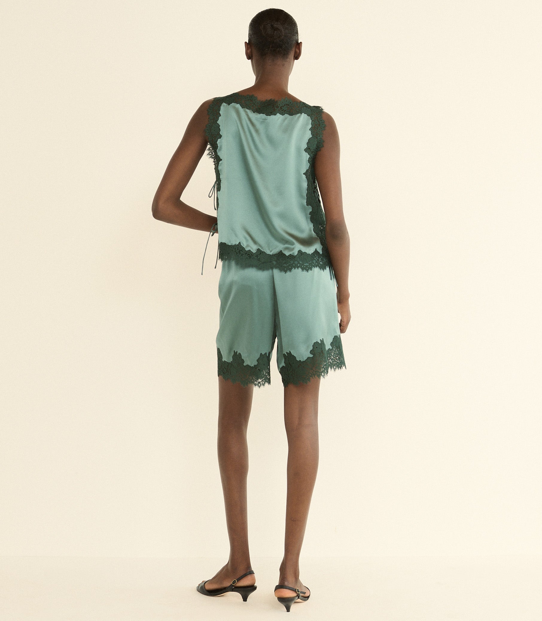 IRSA SHORT -- DULAC GREEN