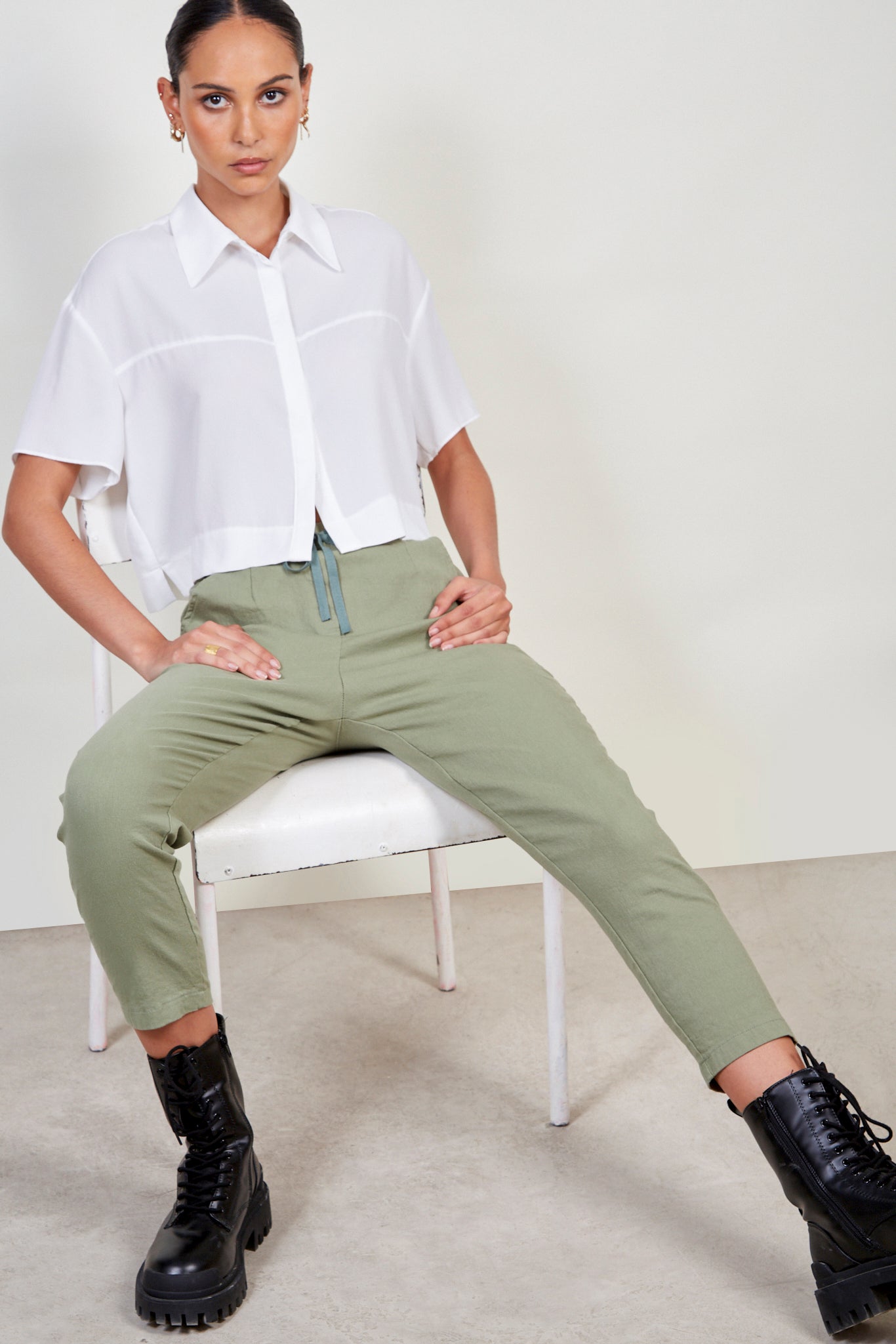 Khaki loose fit drawstring trousers