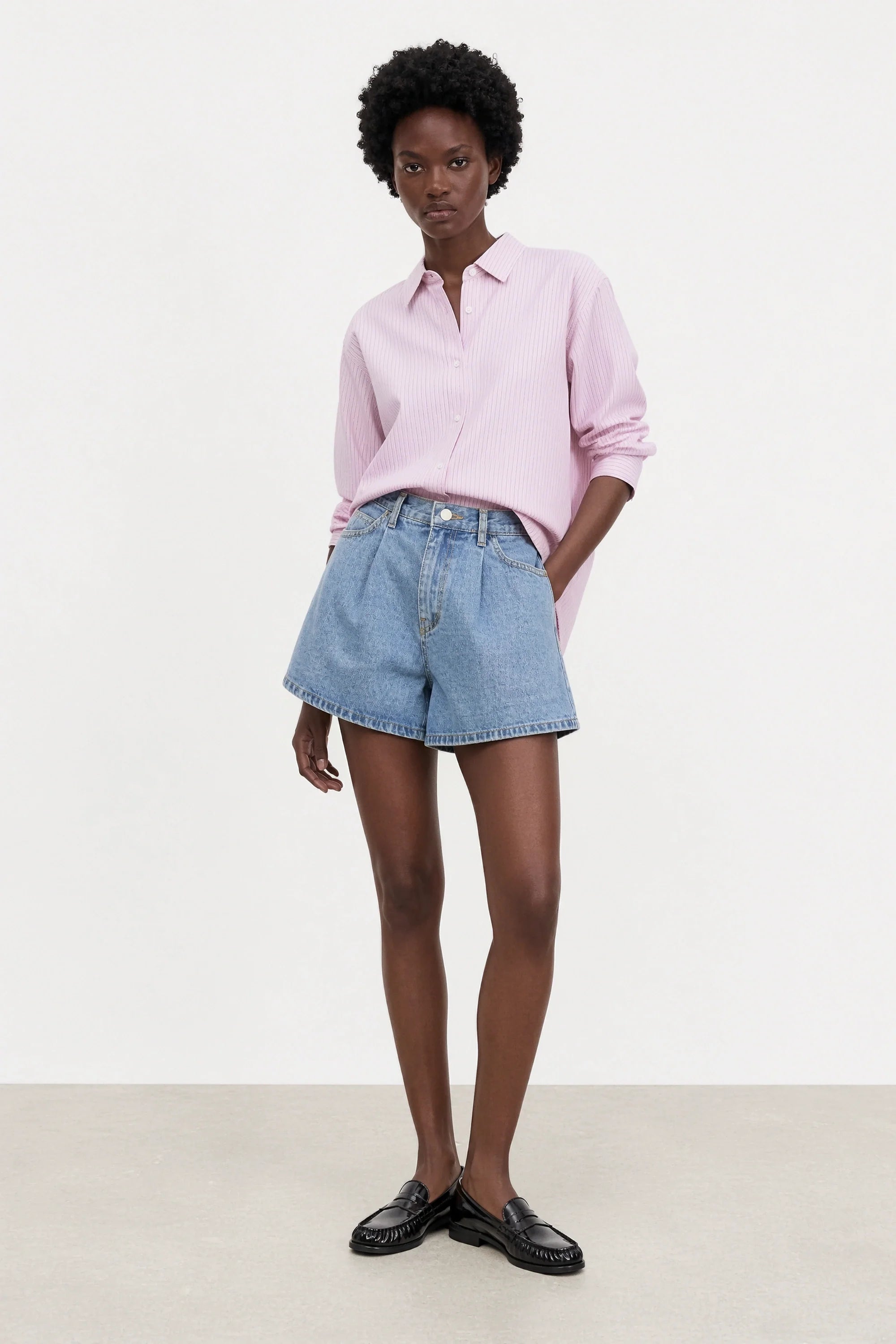 Mid blue single pleat wide leg denim shorts