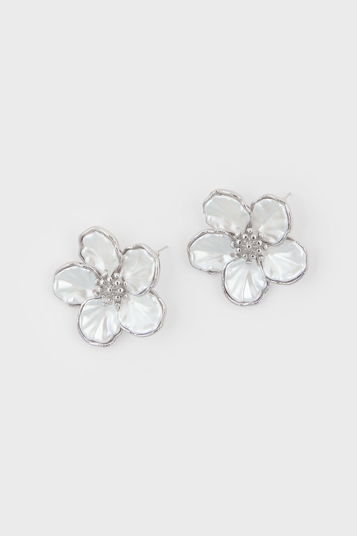 Pearl flower silver trimmed earrings