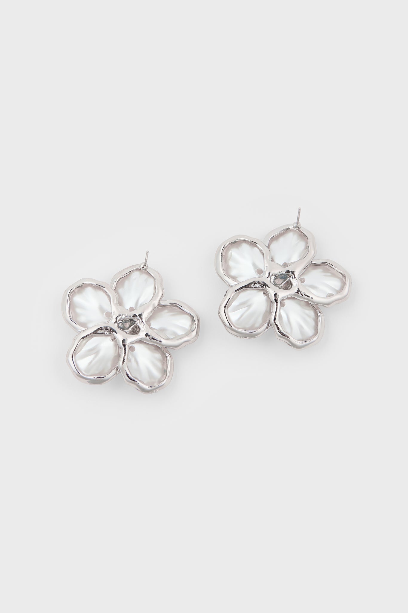Pearl flower silver trimmed earrings