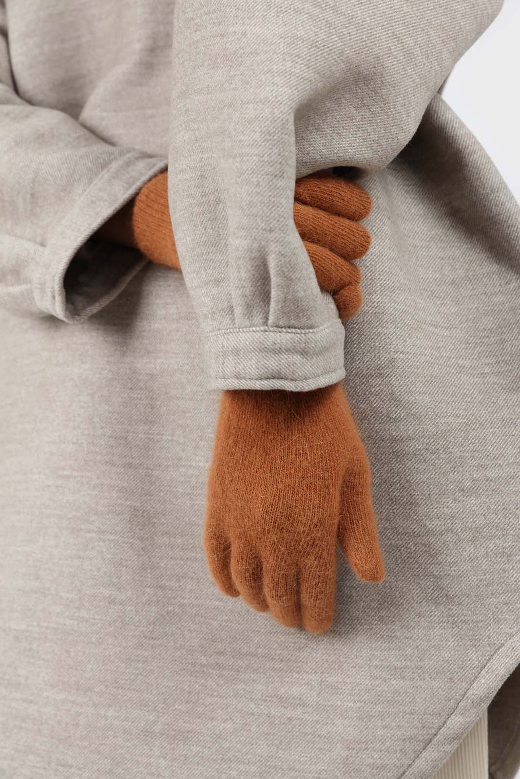 Camel mohair gloves