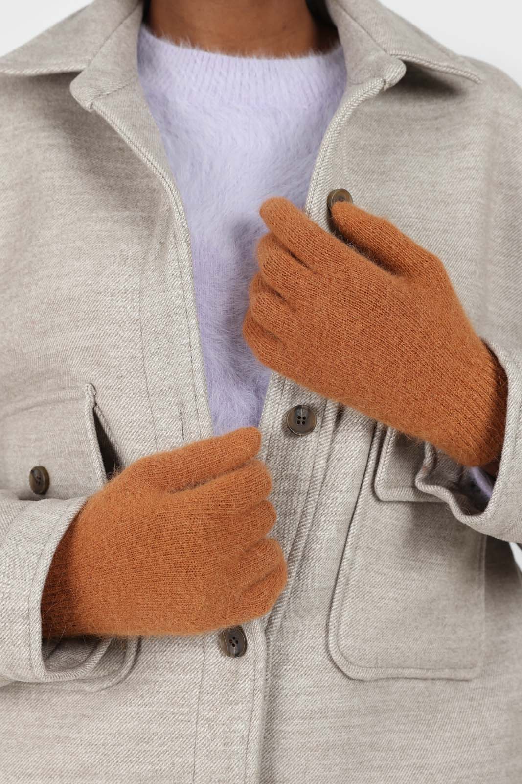 Camel mohair gloves