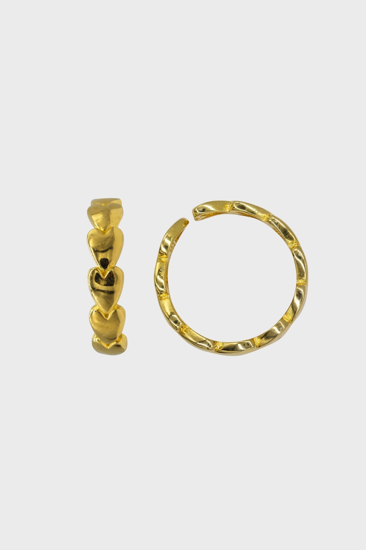 Gold thick connecting hearts ring
